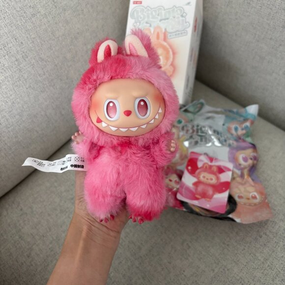 Authentic Pop Mart Labubu Love Big Into Energy Love - Picture 2 of 5